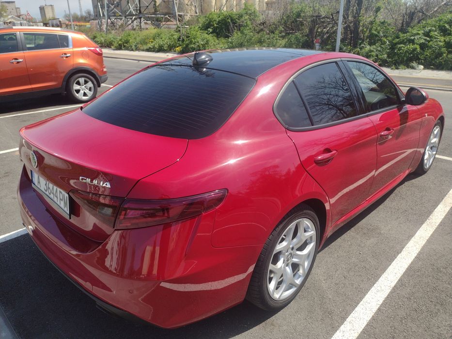 Топ състояние Alfa Romeo Giulia 2.0 Ti RWD