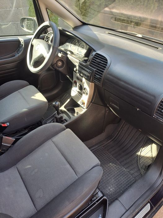 Vand / schimb opel zafira 1.8 benzina