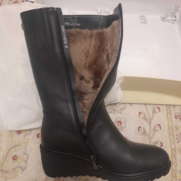 Продам женские сапоги