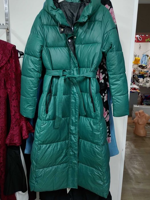 Продам женскую зимнюю куртку