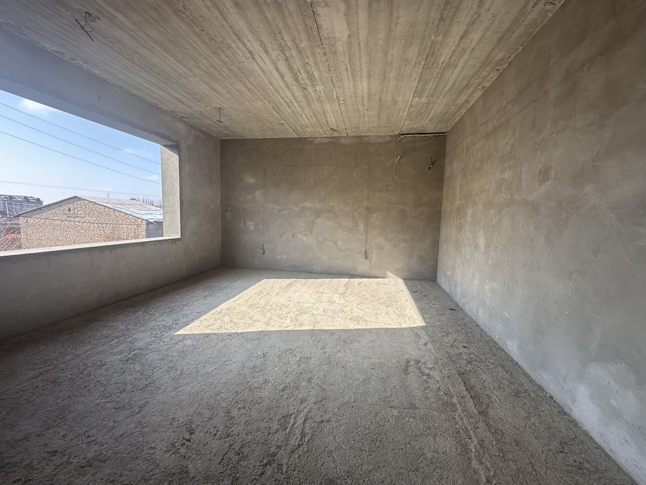 Евро дом сотилади 3.7 соток 500 кв.м каробка Хасанбой махалласида