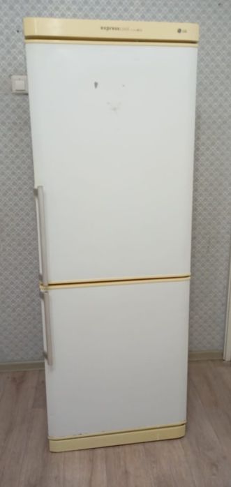 Продам холодильник
