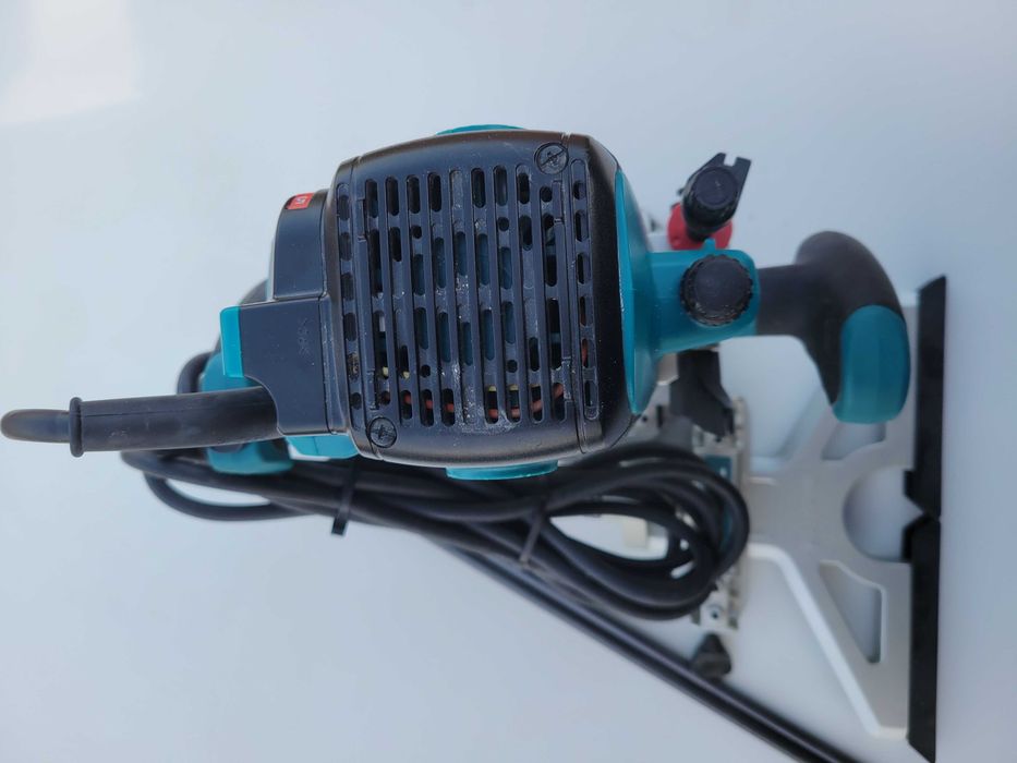 Оберфреза Makita PR2301FC 2100вата Made in Japan