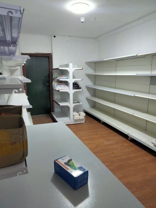 Сдам часть помещения со стеллажами 17 кв