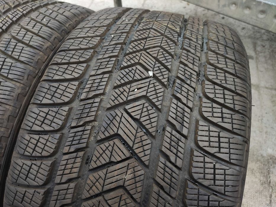 2бр Почти Нови Зимни Гуми 305 35 21 - Pirelli