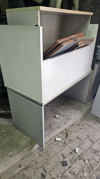 Офисные шкафы, столы, тумбочки