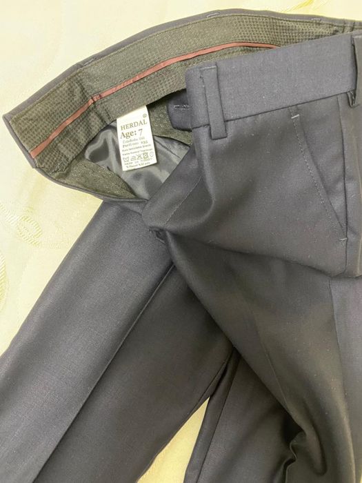 Школьные брюки Herdal новые на 7 лет