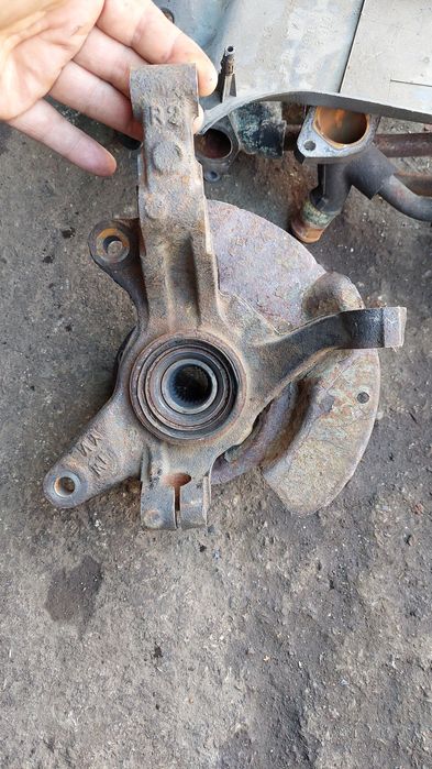 Ступица  на мазду 323