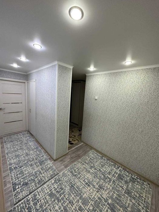 Продам 4 комнатную квартиру