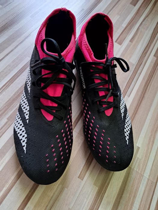 Футболни обувки Адидос