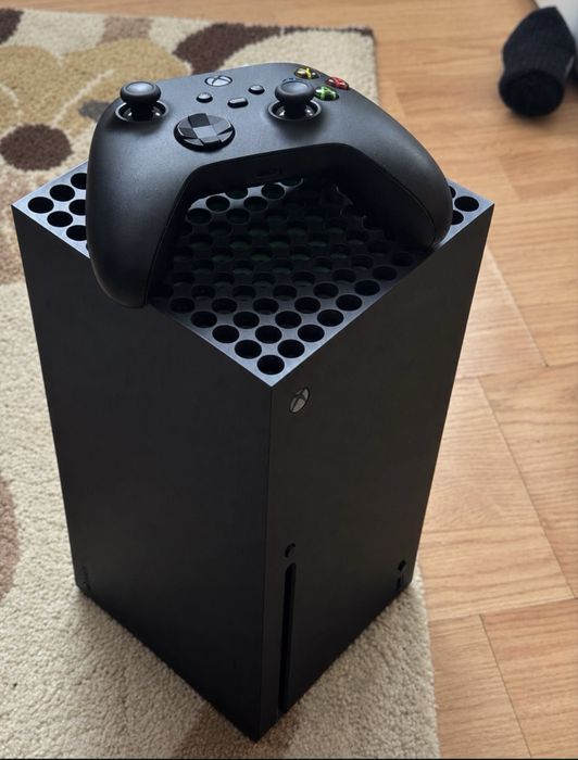 Xbox seria x cu controler +jocuri
