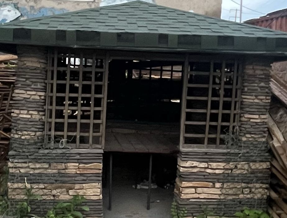 продам беседку на разбор из камня