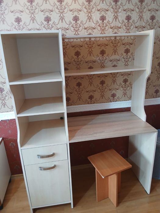 Продам писменный, рабочий, компьютерный стол есть доставка