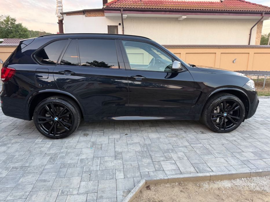 BMX x5 M50d 381cp
