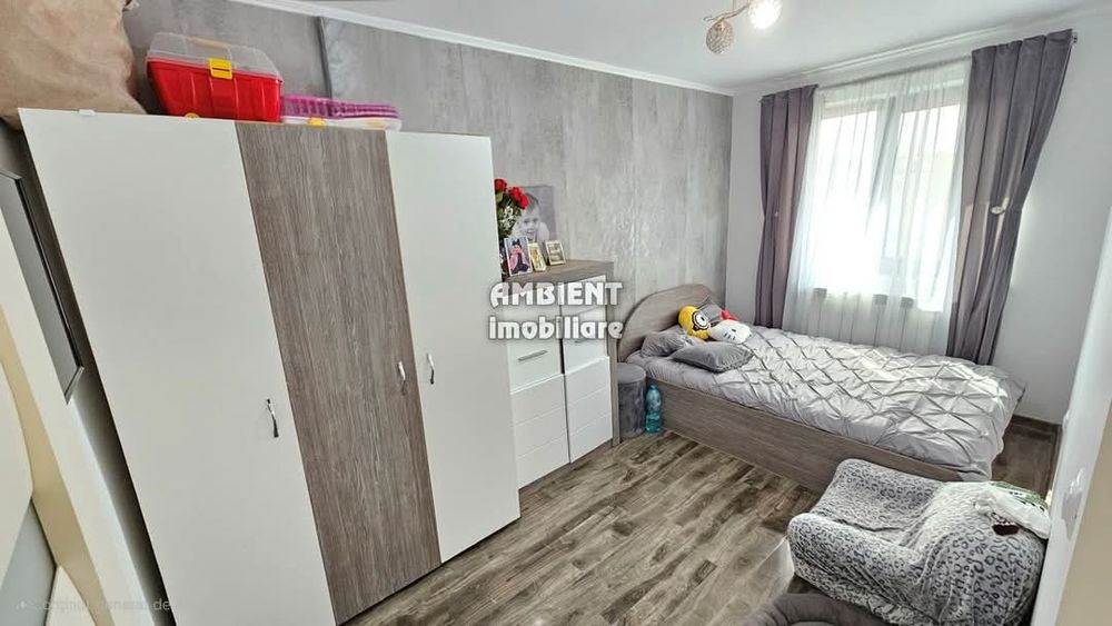 Apartament cu 3 camere semidecomandate, zona Alecu  DONICI,