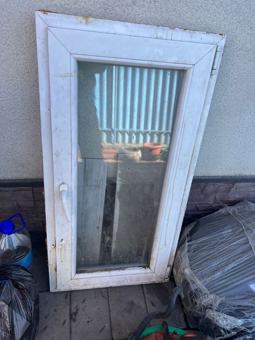 Продам двери окно кафель унитазы