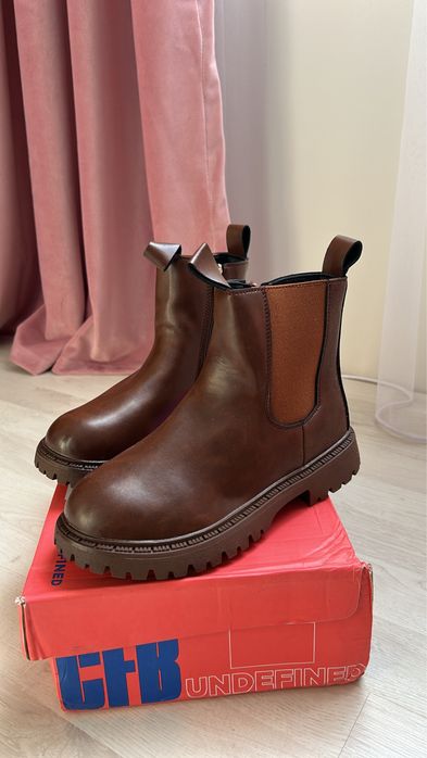 Продаю новую детскую обувь