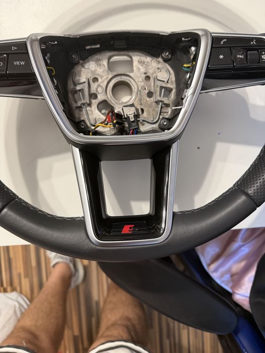 Volan Audi A6 C8 / A7 4K / A8 D5 S-Line Original | Încălzire | Perforat | 3 Spițe | 1400 Lei