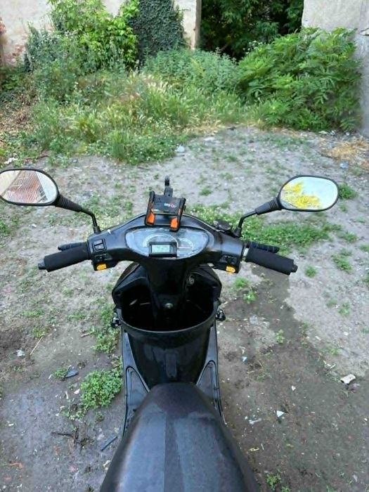 продавам сктер марка Moto REX двутактов