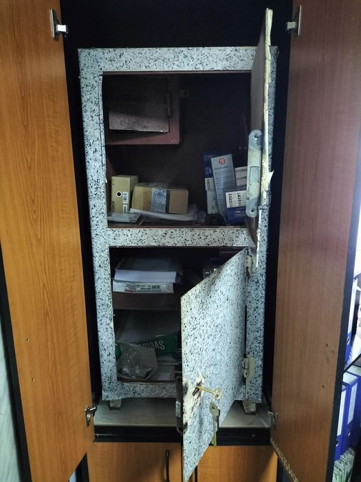 Продам металлический сейф (советский)