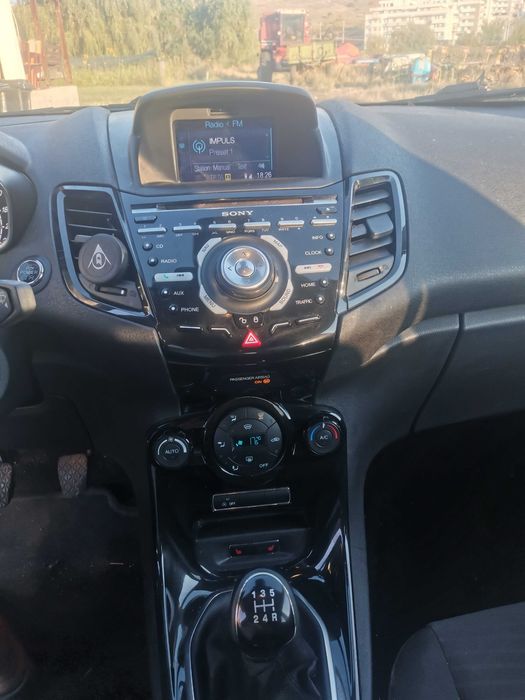 Vând Ford fiesta