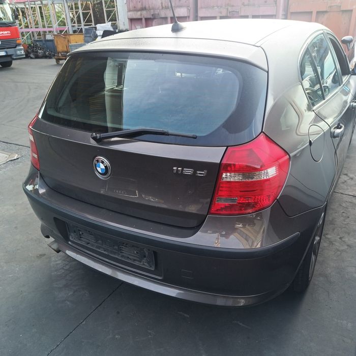 Dezmembrez bmw seria 1 e87