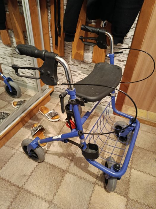 Продам ходунки для взрослы 20.000тг,