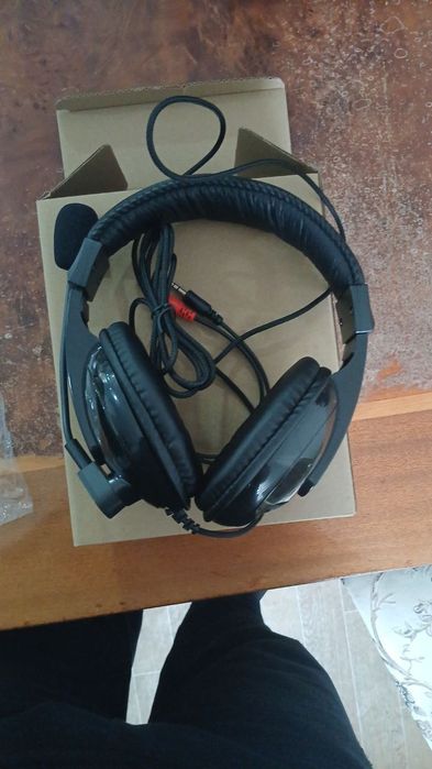 PC naushniklar sotiladi STAND