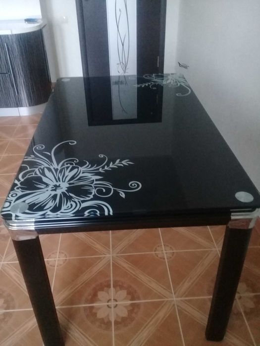 Продам стол стеклянный