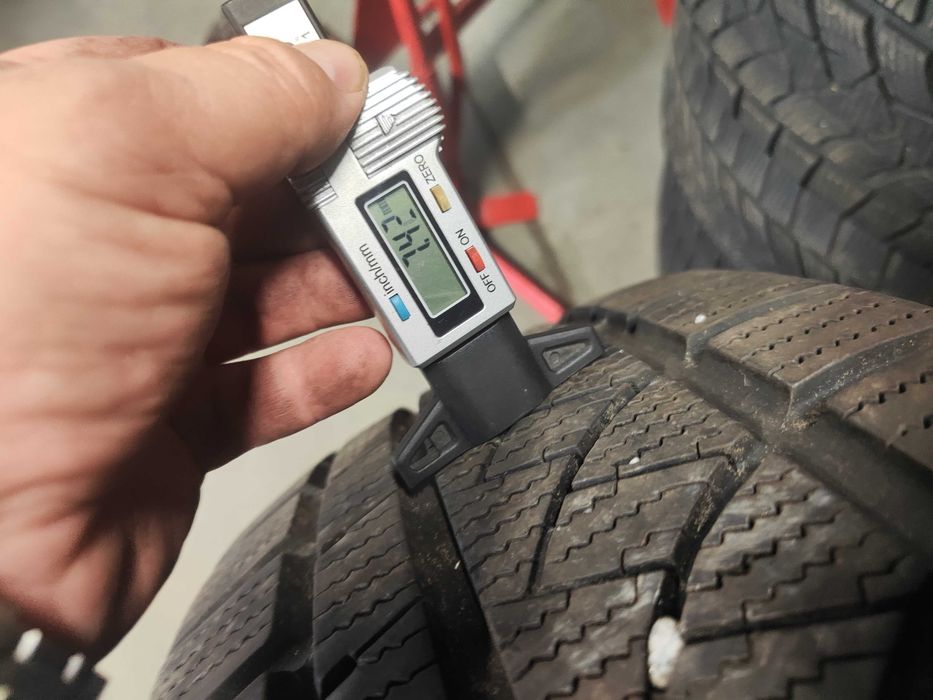 2бр.зимни гуми 235/55/18 GT Radial