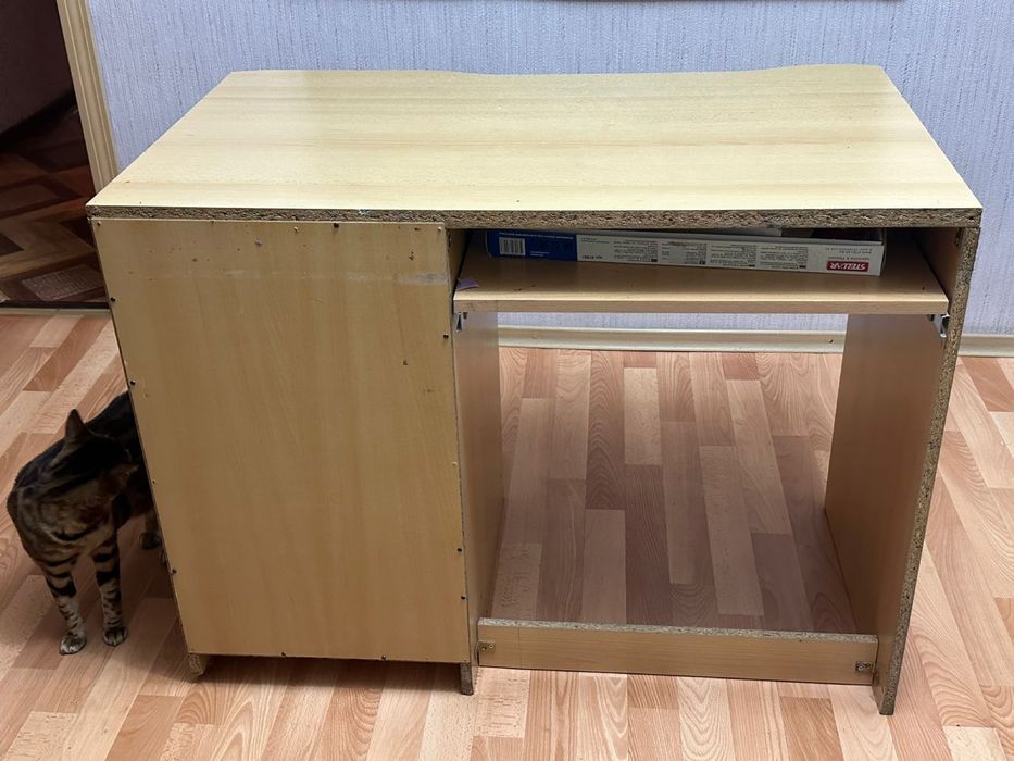 Стол письменный школьный