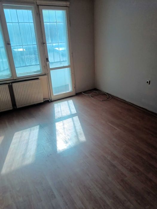 Н-2-100-Дава се под наем двустаен апартамент в Идеален център!