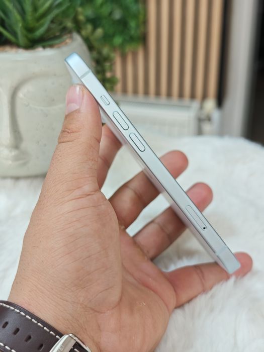 iPhone 15 128 GB 100% Baterie
