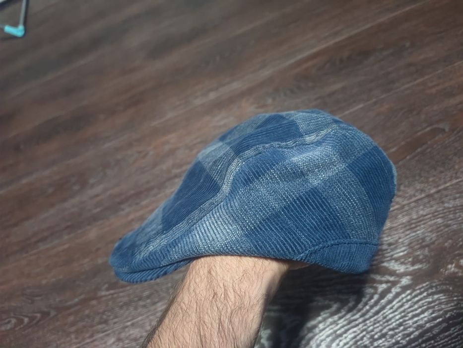 Кепи велюровая новая