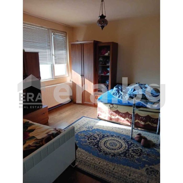 Двуетажна обзаведена къща в гр. Суворово