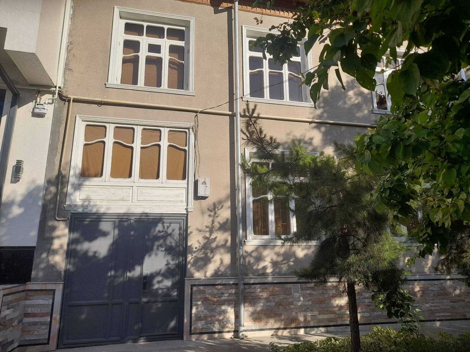 katta oila yoki mehmonxona faoliyat yuritish uchun qulay hovli