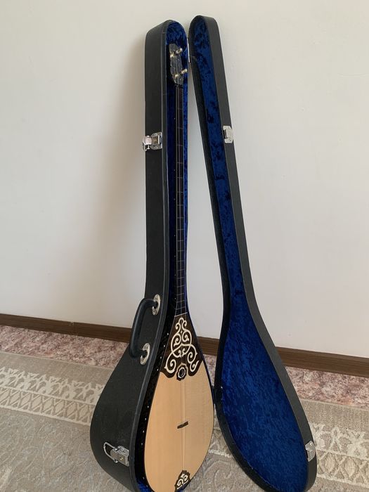 домбра с футляром