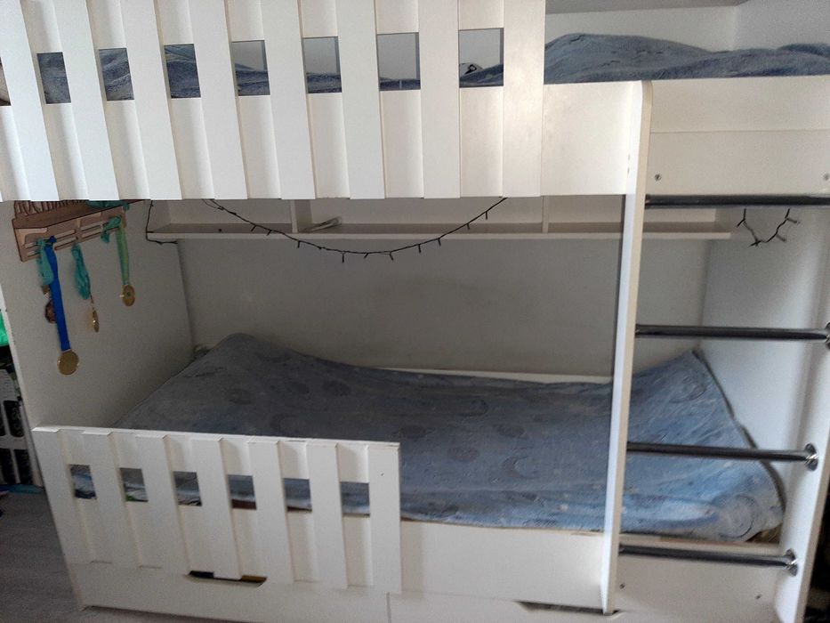 Двухъярусная кровать б.у