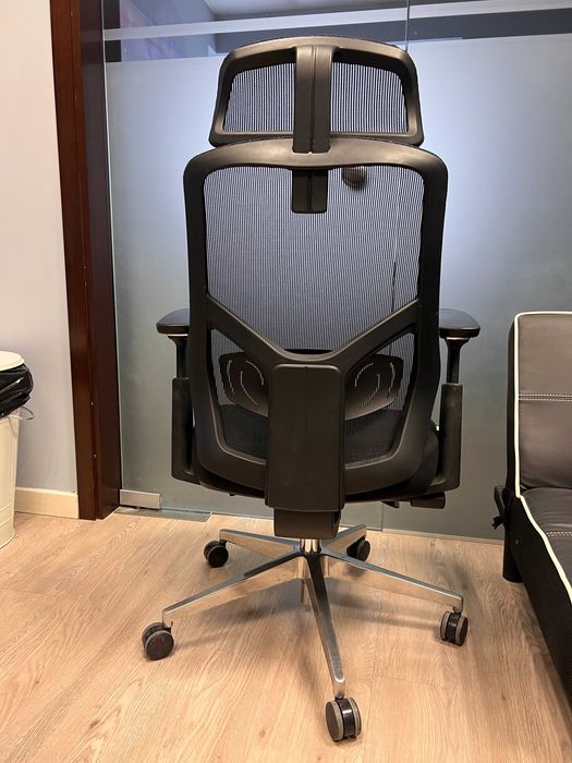 Бюра с регулируема височина, ергономични столове ChairPro 1000 HL