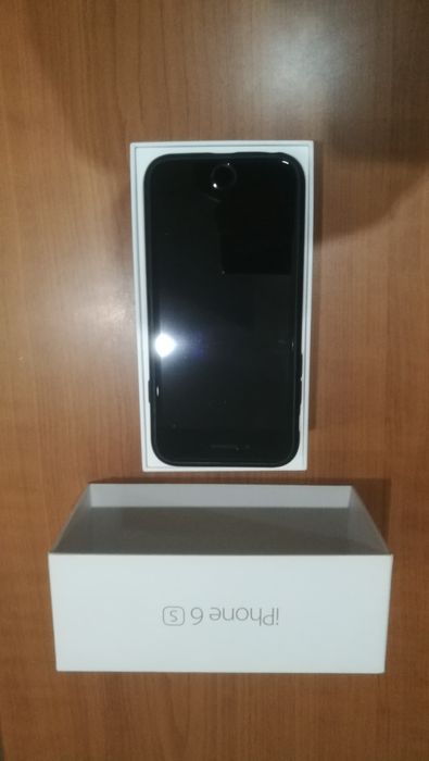 Телефон Айфон 6s