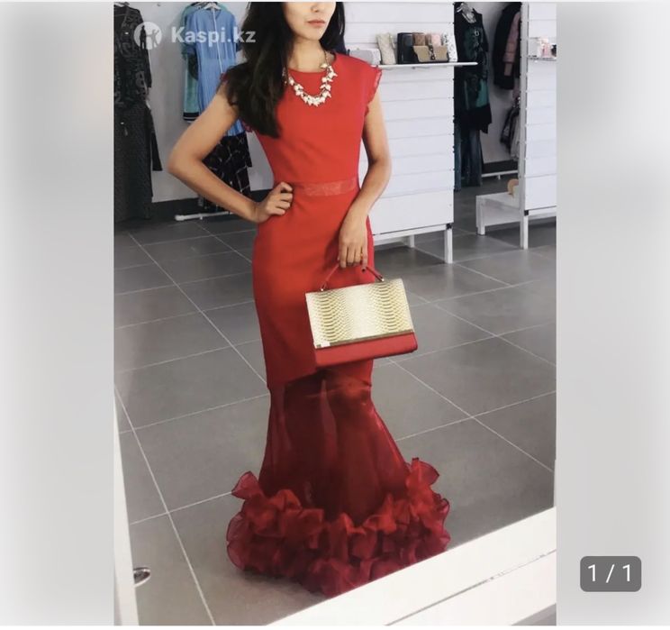 Все платья новые