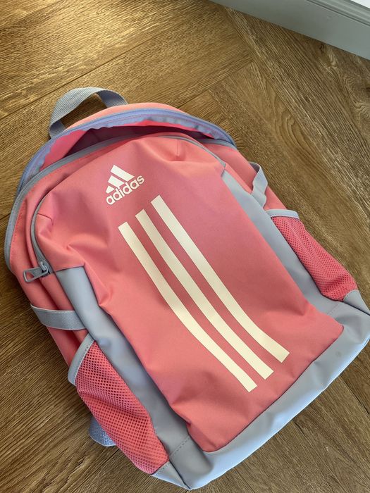 Продам рюкзак adidas женская