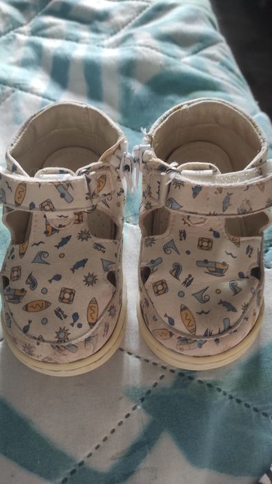 Бебешки обувки за прохождане