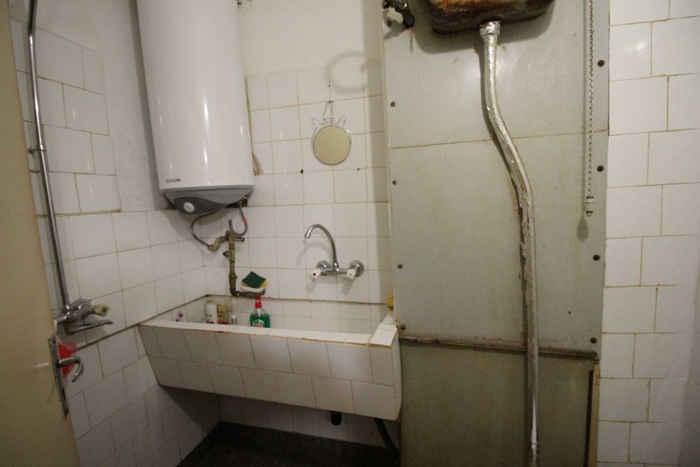 Продава се Двустаен апартамент в Русе, Централен кооп. пазар - 62 кв.м за 576 €/кв.м - Снимка #8