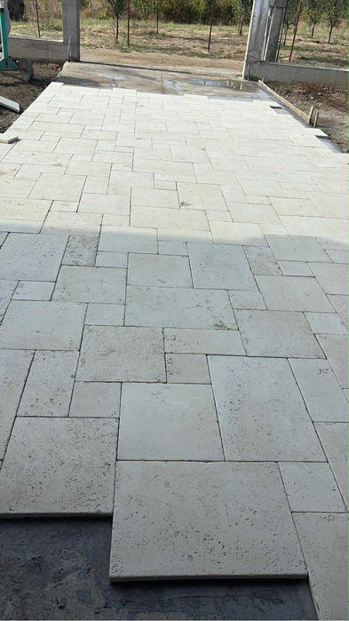 ROAYN CONS S.R.L  executam lucrari interioare /exterioare