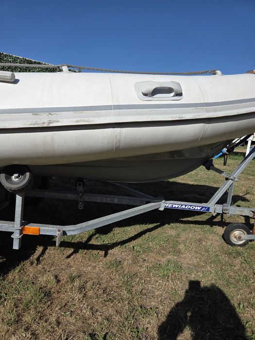 Продава се лодка RIB 360 Tender