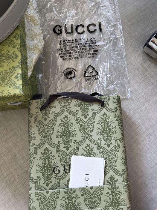 Gucci  новые 43р подойдет на 42р