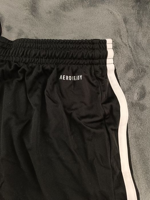 Bermude fitness Adidas noi