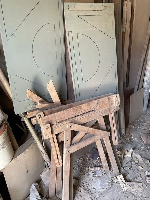 Кульман , чертёжные столы, линейки и подставки