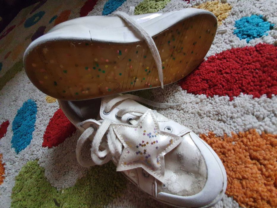 vand adidasi copiii zara